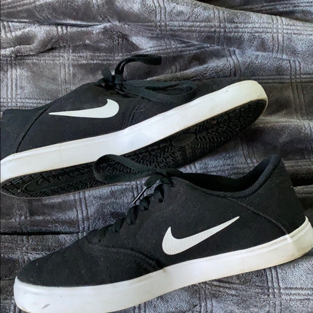 Nike janoski black